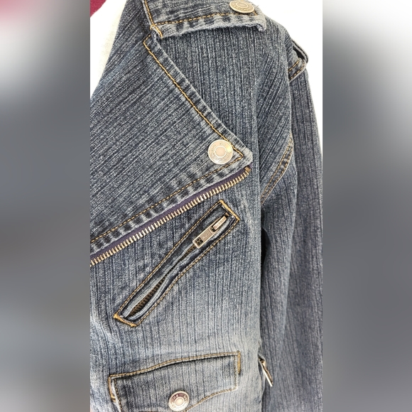 Groovy Vintage-like Stylish Jean Jacket - Picture 5 of 7